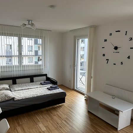 Hauptbahnhof Ferienwohnung Am Park فيينا المظهر الخارجي الصورة