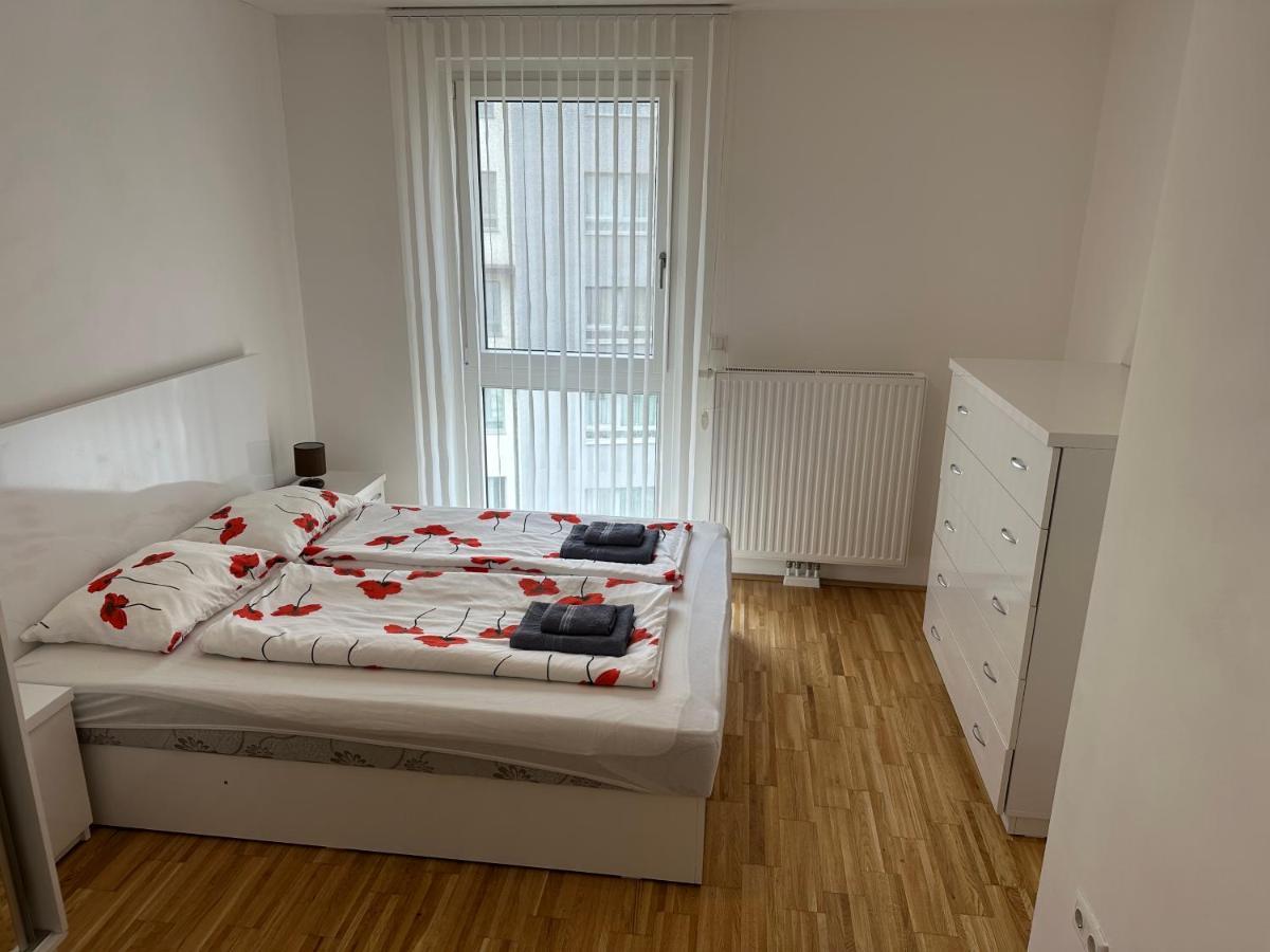 Hauptbahnhof Ferienwohnung Am Park فيينا المظهر الخارجي الصورة