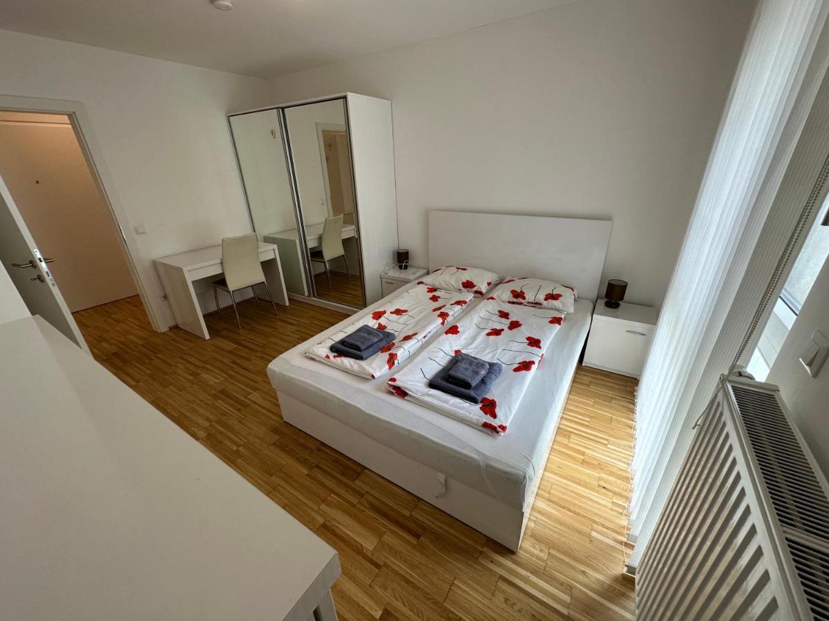 Hauptbahnhof Ferienwohnung Am Park فيينا المظهر الخارجي الصورة